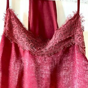 Beautiful Amaryllis racer back tank size small